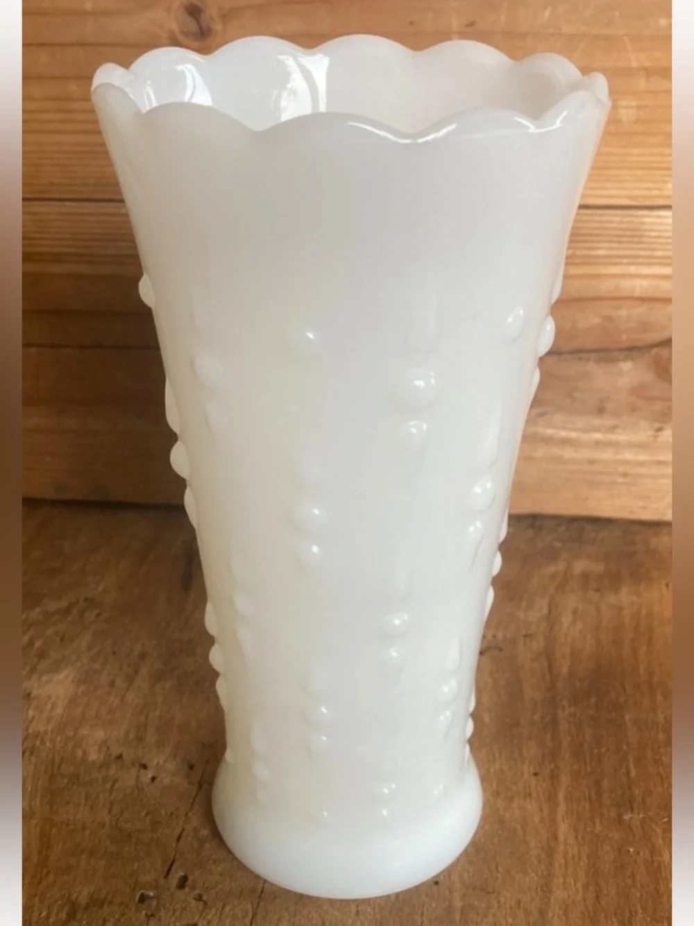 Vintage Anchor Hocking Milk Glass “Teardrop & Pearl” Vase